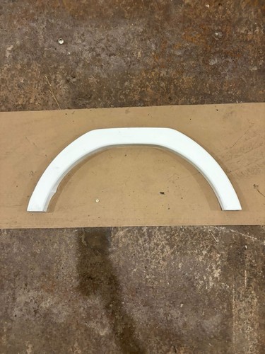 Lunar caravan wheel arch spat - lunar,
