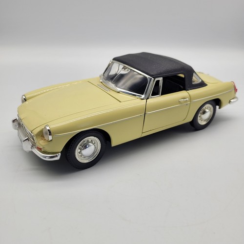 Mgb roadster corgi 18 - mgb,
