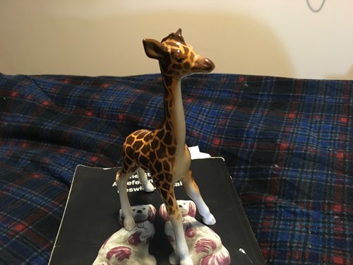 Beswick baby giraffe - baby, 18cm