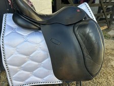 Dressage Saddle 17 1/2 In
