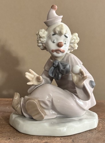 Nao lladro seated - lladro, clown