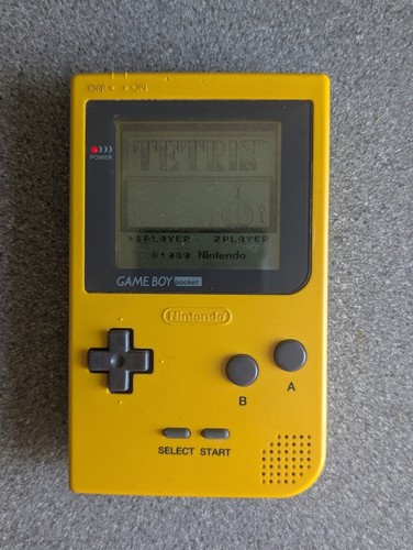 Nintendo gameboy pocket - nintendo, yellow