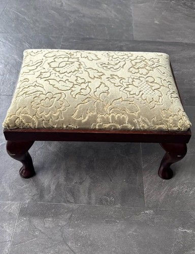 Beautiful vintage upholstery - beautiful,