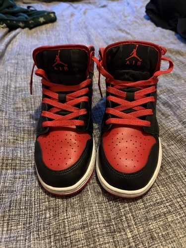 Nike air jordan mid - air,