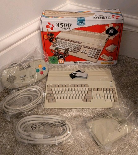 Retro gaming console amiga - gaming,