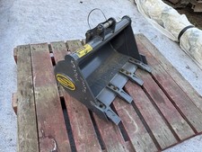 Strickland 24” 25mm Excavator Bucket 100mm Dipper Gap Suits Kubota K008 More