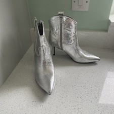 Brand New GUESS Women's