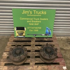 FA DAF 8 STUD FRONT HUBS AND DISKS. PAIR.  WAK5830