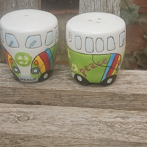 Salt and pepper pots peace - salt,