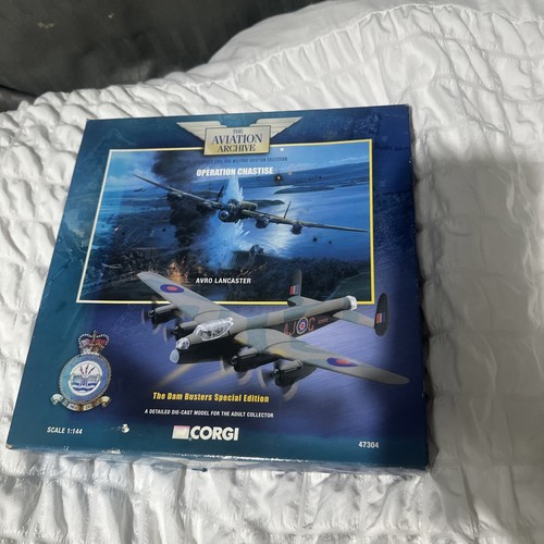 Corgi 47304 avro lancaster - 47304,