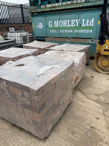 Reclaimed bricks pallets - reclaimed,