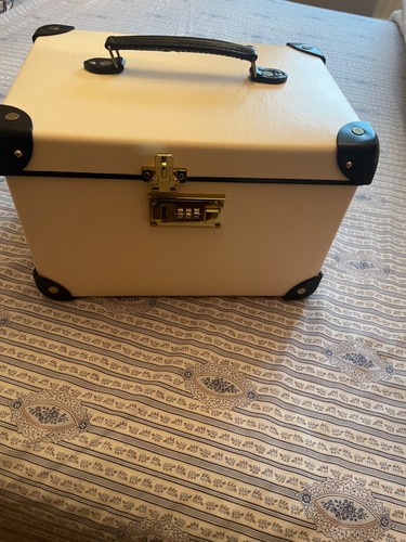 Globe trotter ivory - globe, and