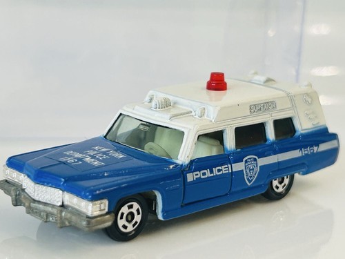 Tomica cadillac ambulance - tomica,