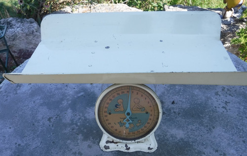 Baby scale vintage 1940 30 - scale,