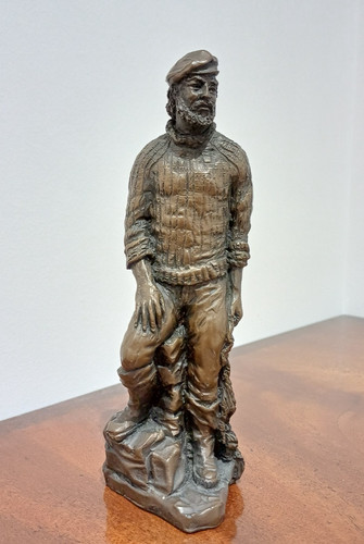 Resin bronze figurine a - resin,