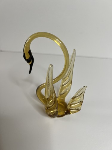 Small vintage glass swan - small,