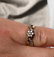 Beautiful 10 CARAT YELLOW GOLD 0.25 CARAT DIAMOND RING - SIZE L