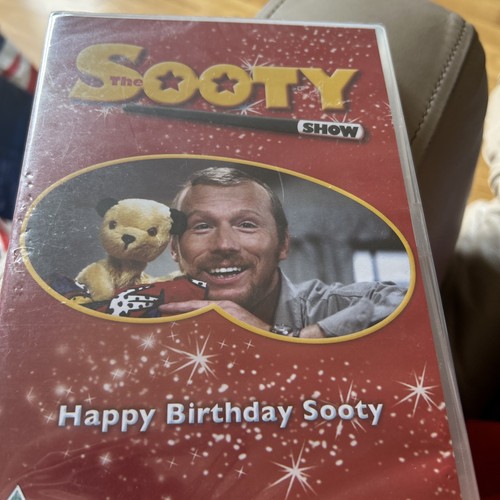 The sooty show happy birthday - sooty,