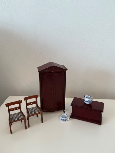 Vintage dolls house - , job