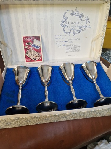 Vintage cavalier wine - 4x,