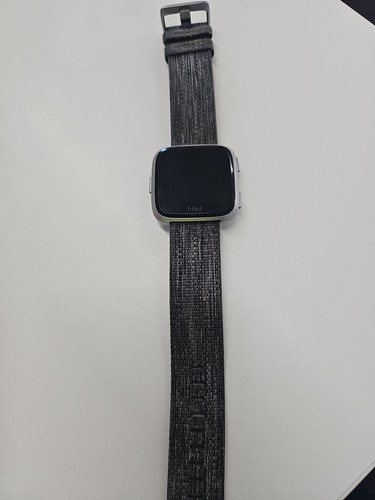 Fitbit tracker versa - versa, special