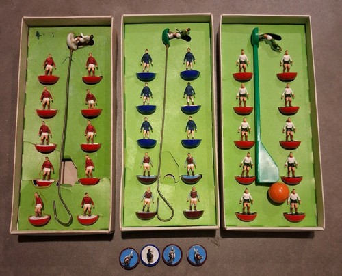 Job lot vintage subbuteo - lot, table