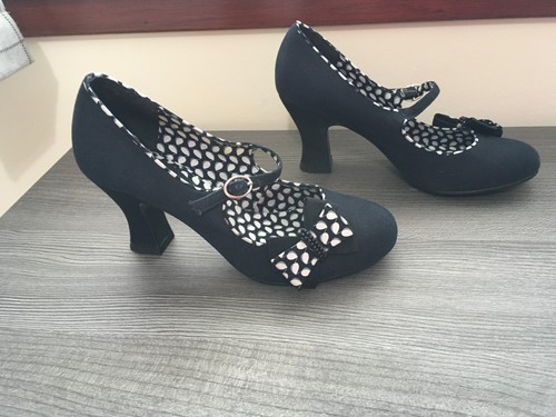 Ruby shoo polka - bow, detail