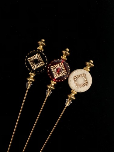 Black red cream and gold - cream,