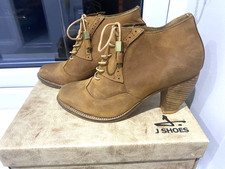 J SHOES tan leather lace-up