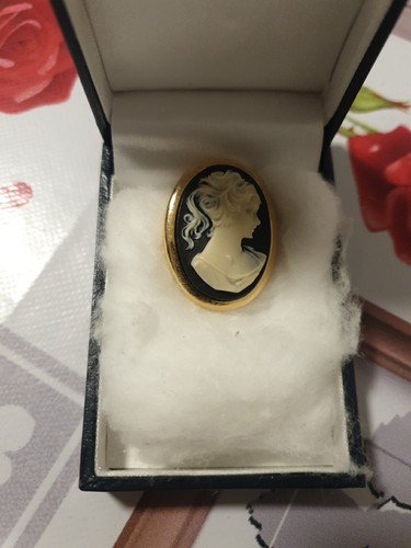 Vintage 1950s resin cameo - vintage,