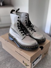 Dr. Martens Stud Emboss