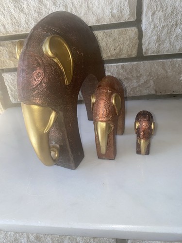 Lovely set ornate gold - of, 3