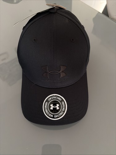 Black under armour cap - under,