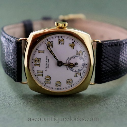 1930s 18ct gold cushion
