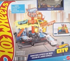 Hot Wheels City Downtown Express Car Wash Playset and Toy Car