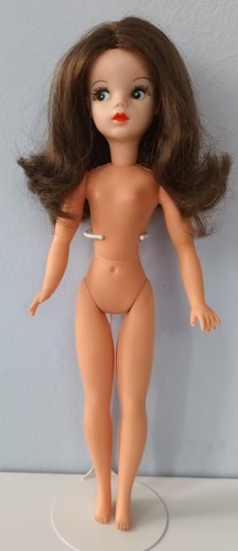 Brunette centre part - centre,