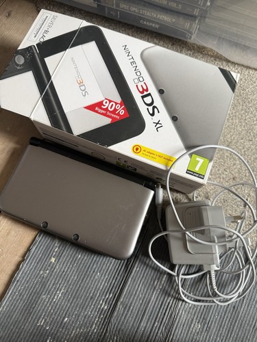 Nintendo 3ds silver black - nintendo,