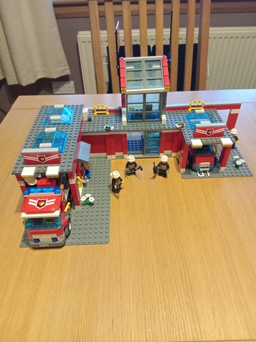 Lego fire station set - station,