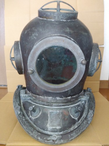Medi diving divers - divers, helmet