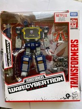SEE DESCRIPTION Transformers War For Cybertron Netflix Soundwave NEW