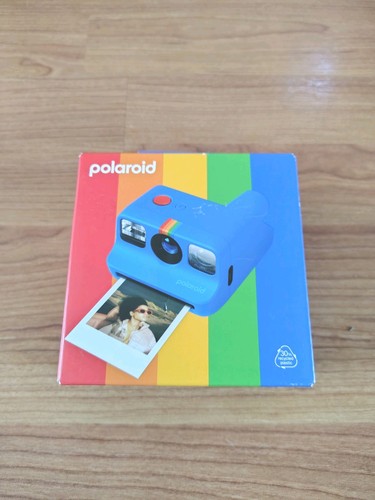 Polaroid instant film - go,