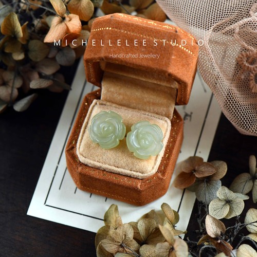 Hand carved natural jade - hand,