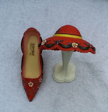  VINTAGE WILLOW HALL SCARLET