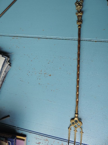 Large brass toasting fork - brass,