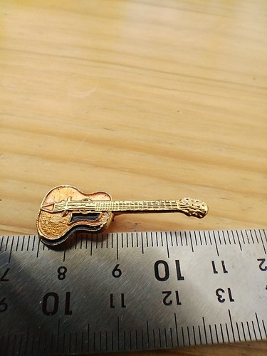 Vintage guitar enamel badge - vintage,