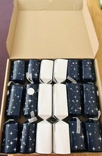 Box of the 6 big Christmas crackers.