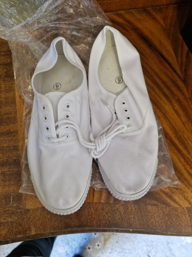 White canvas plimsoles - plimsoles, size
