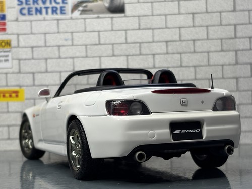 Boxed autoart 2000 honda - *boxed,