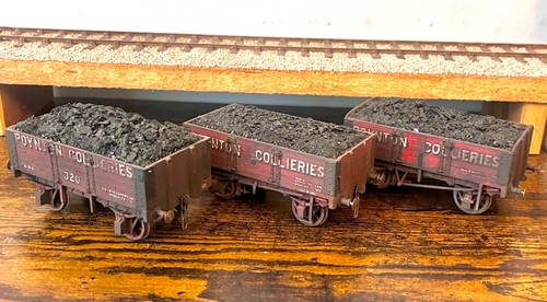 Kit built 7mm coal wagons - built,