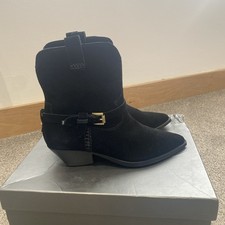 Daniel Esmena Boots. Cowboy